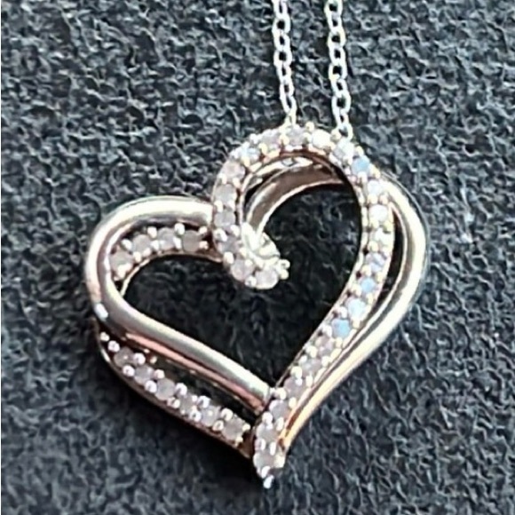 unbranded Jewelry - Sterling Silver and 1/4 carat Genuine Diamond Heart Pendant Necklace NWT